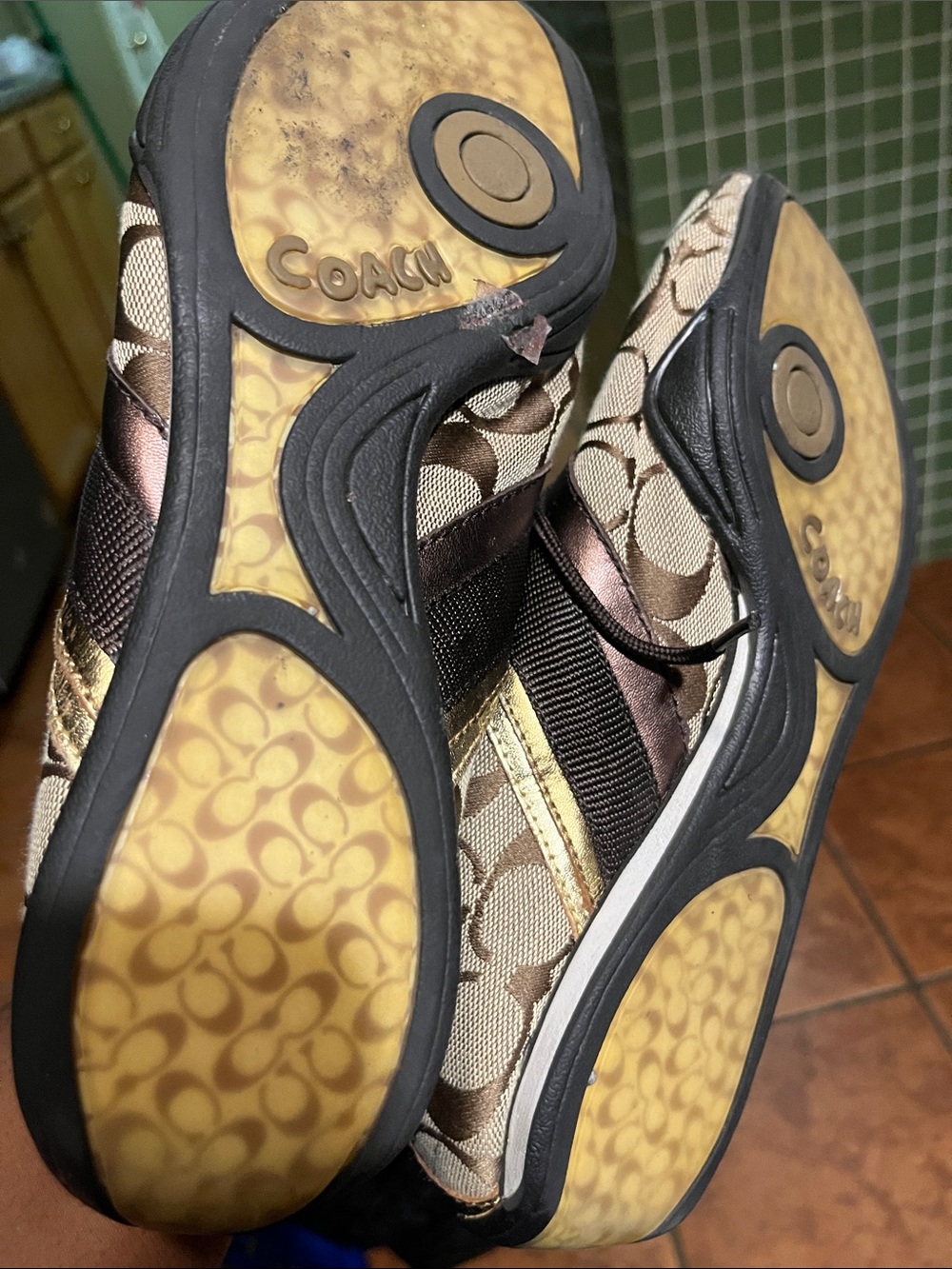 Coach Jayme Signature Jacquard Khaki Brown Gold Sneakers Q582 - Picture 3 of 6